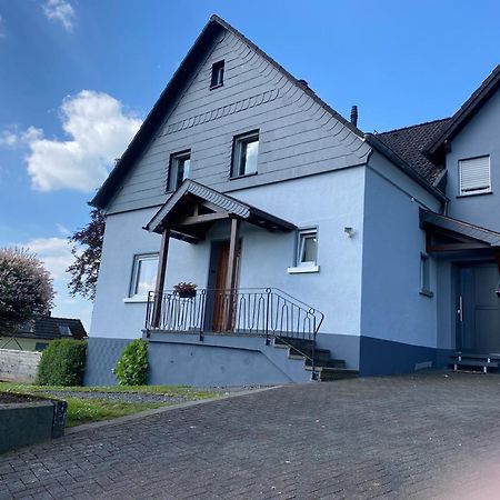 Deine-Eifel-Ferienwohnung Feusdorf Bagian luar foto