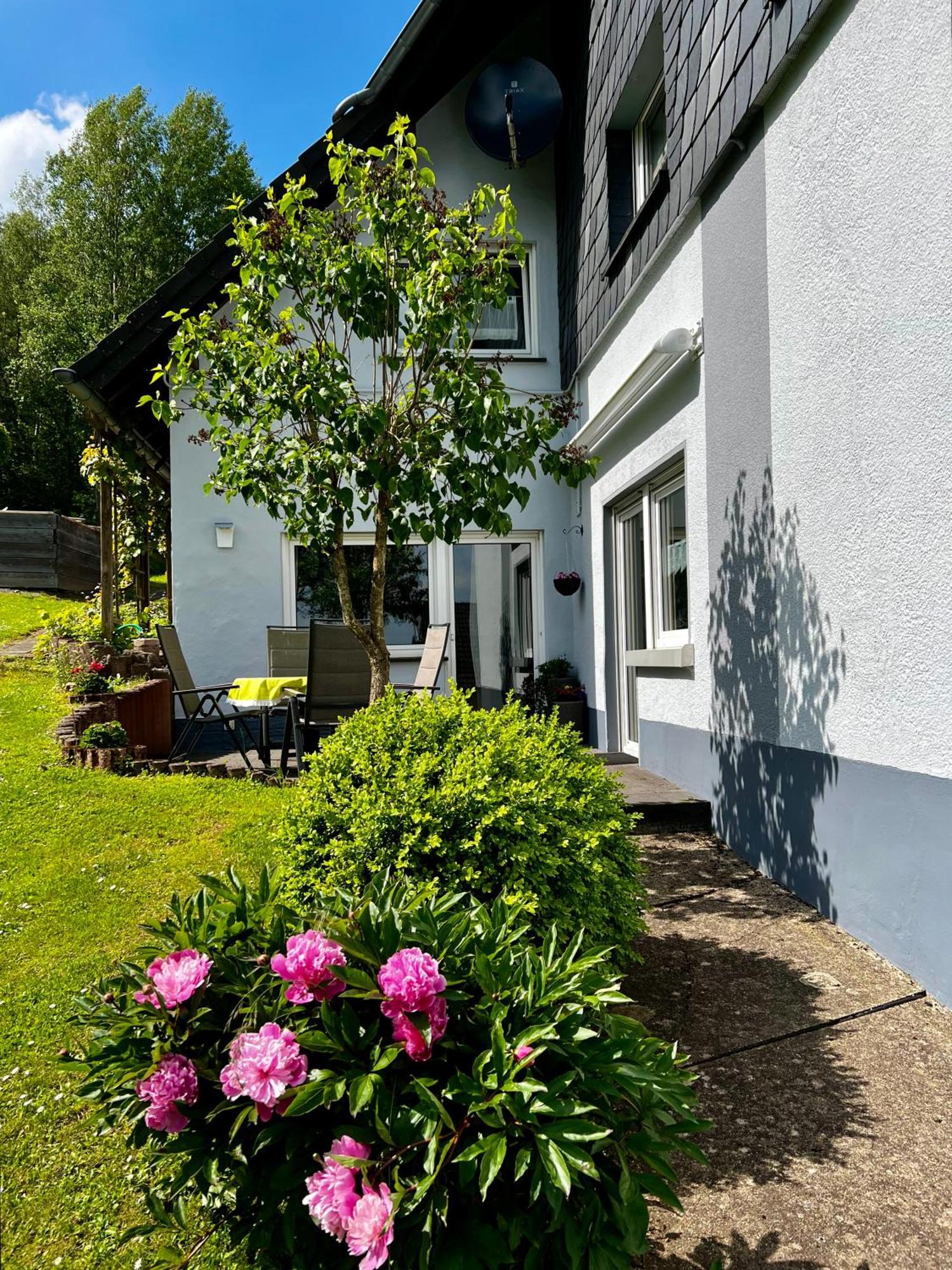 Deine-Eifel-Ferienwohnung Feusdorf Bagian luar foto