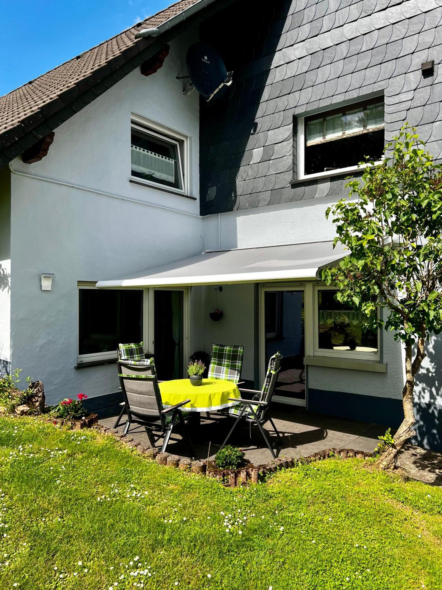 Deine-Eifel-Ferienwohnung Feusdorf Bagian luar foto