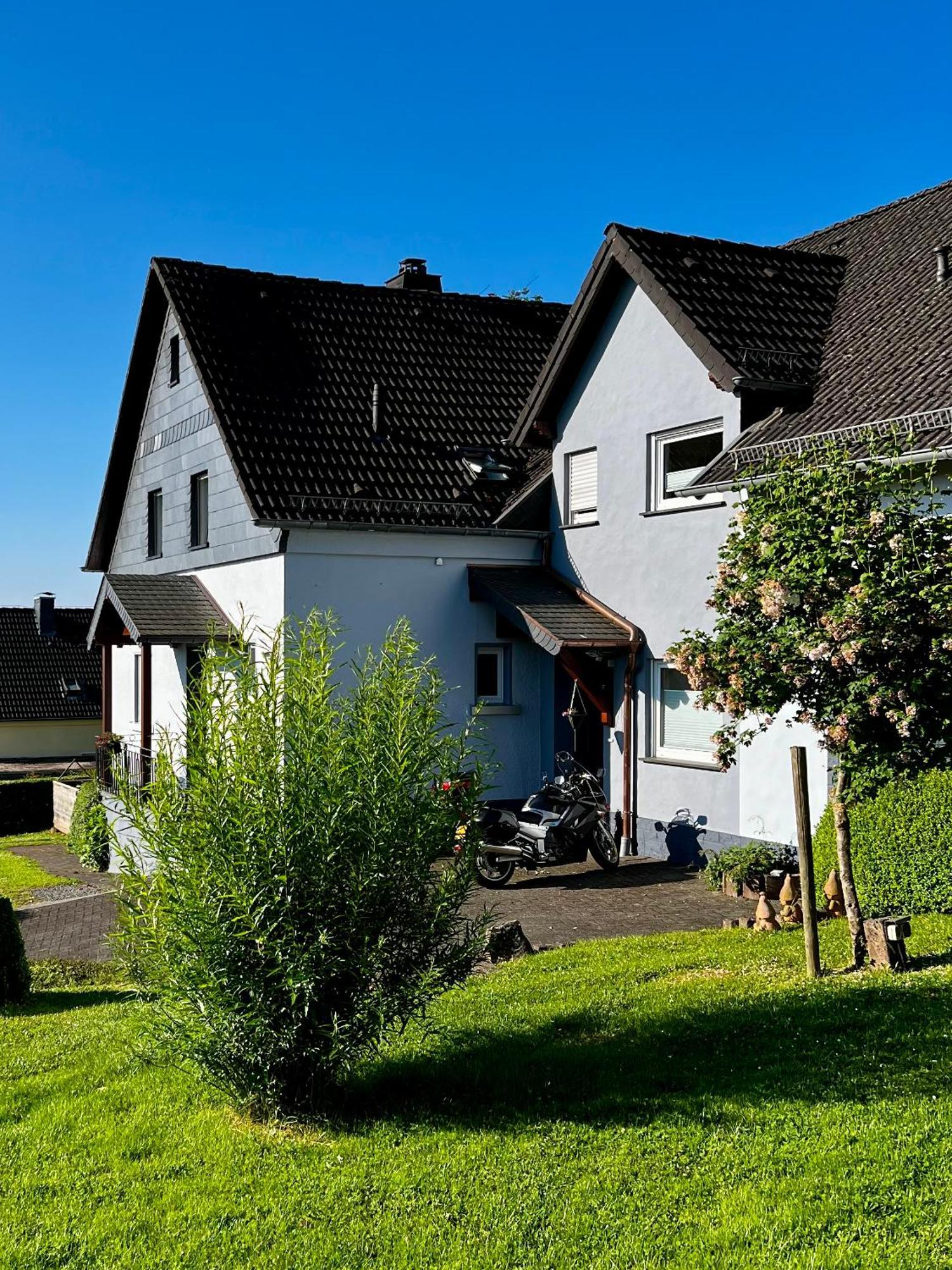 Deine-Eifel-Ferienwohnung Feusdorf Bagian luar foto