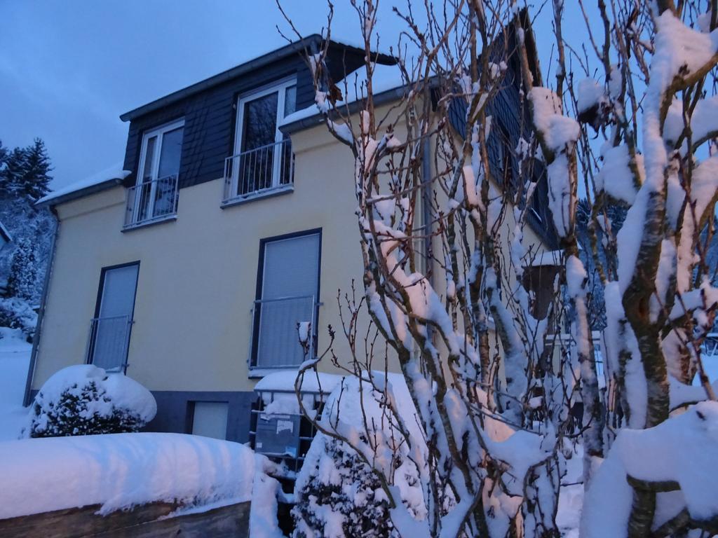 Deine-Eifel-Ferienwohnung Feusdorf Bagian luar foto